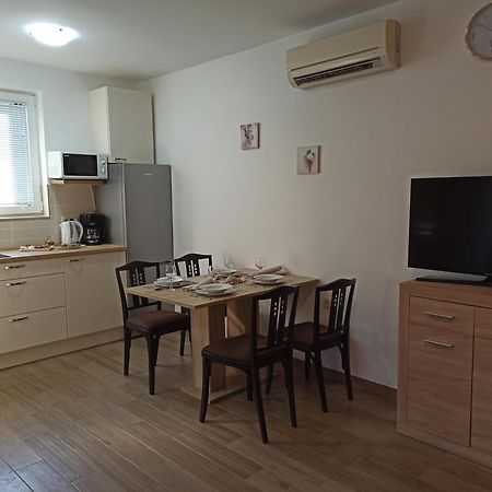 Villa Rea Malinska Esterno foto