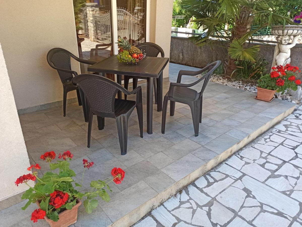 Villa Rea Malinska Esterno foto